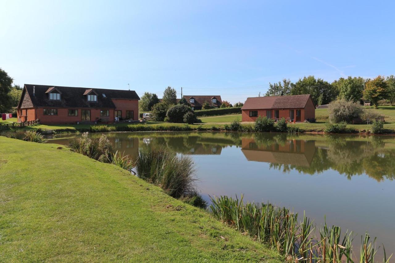 Bransford Farm Fishery & B & B ภายนอก รูปภาพ