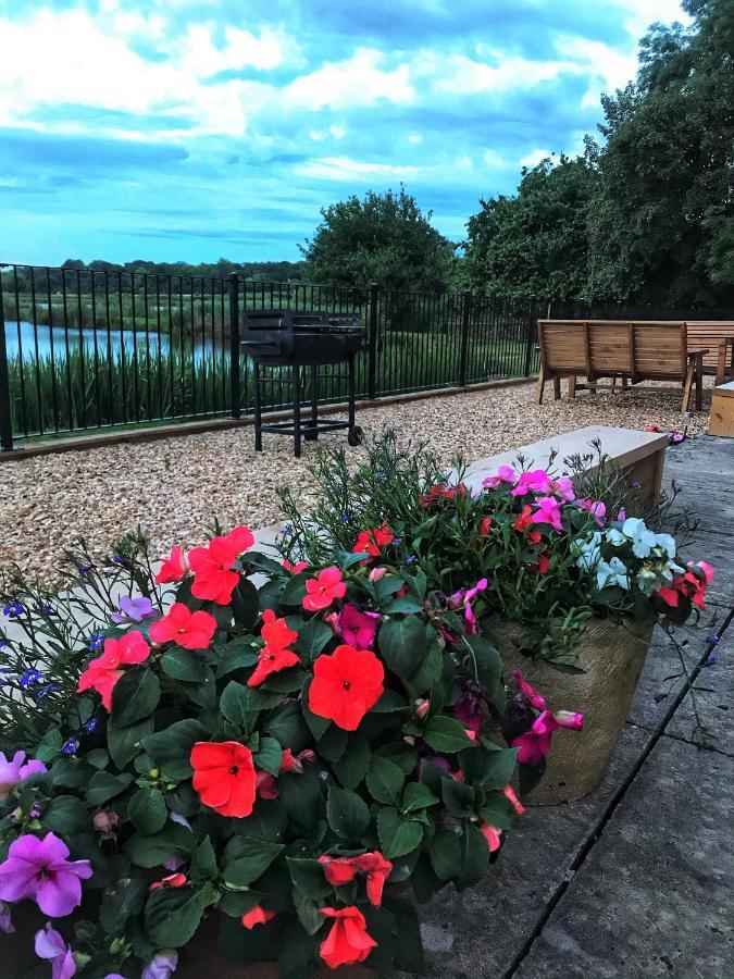 Bransford Farm Fishery & B & B ภายนอก รูปภาพ