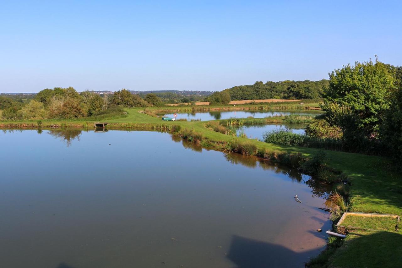 Bransford Farm Fishery & B & B ภายนอก รูปภาพ