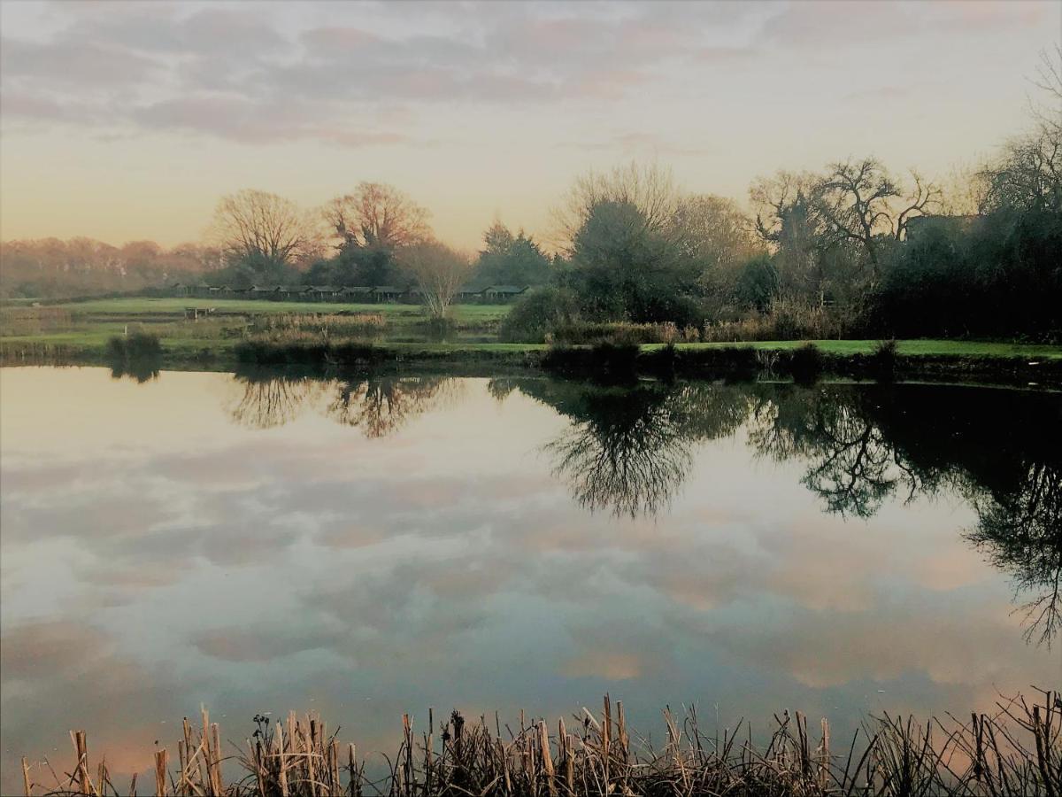 Bransford Farm Fishery & B & B ภายนอก รูปภาพ