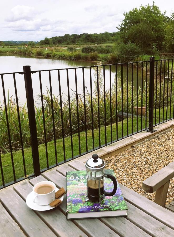 Bransford Farm Fishery & B & B ภายนอก รูปภาพ