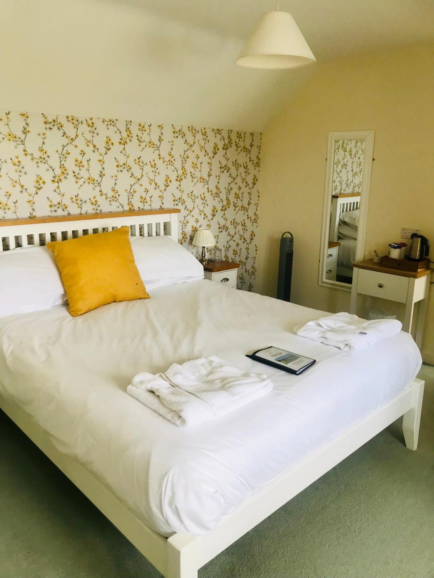 Bransford Farm Fishery & B & B ภายนอก รูปภาพ
