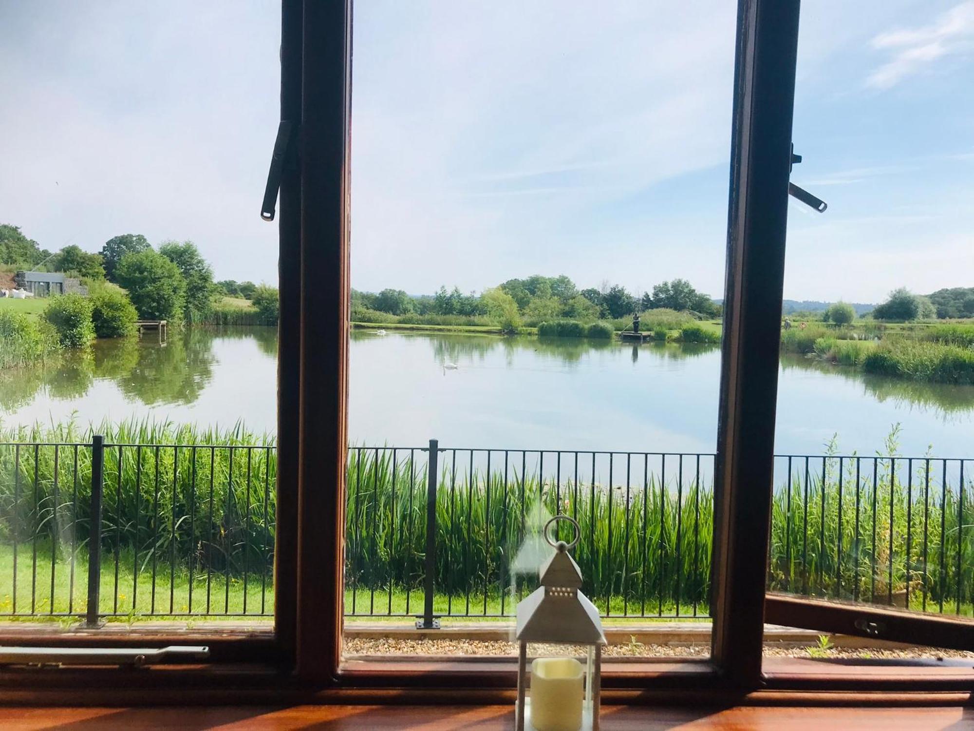 Bransford Farm Fishery & B & B ภายนอก รูปภาพ